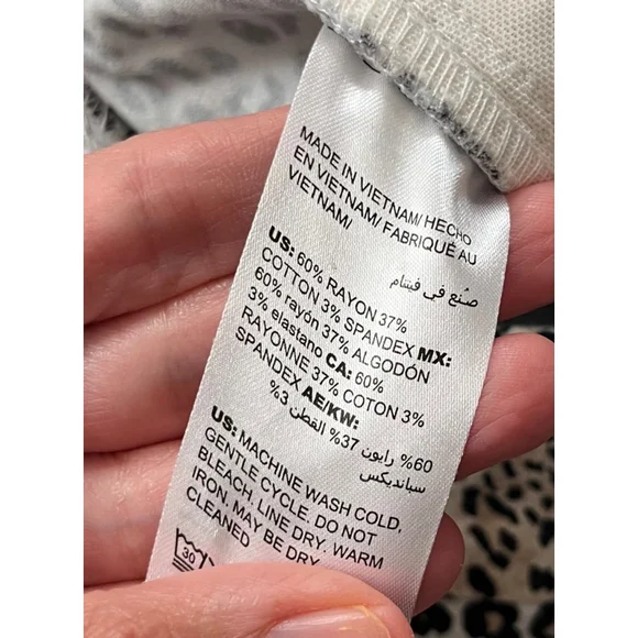 Chico’s so slimming animal print ankle pants size 4 - Picture 10 of 10